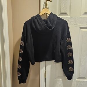 Santa Cruz Black Crop Hoodie Size M